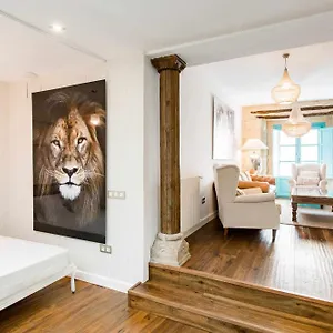  Apartamento Revitalized In Historical Building España